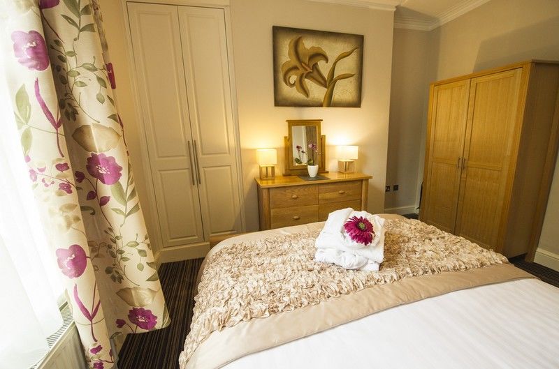 Chester Apartments Bagian luar foto